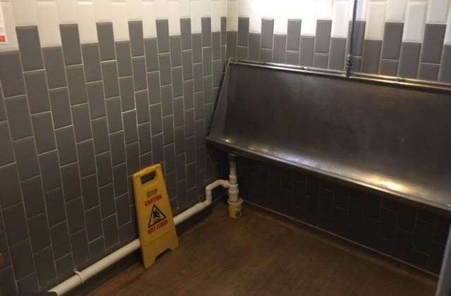The urinal debate continues, bowl or trough? Bunters favours the stainless steel trough and although there was a wet floor sign on standby it wasn’t needed.