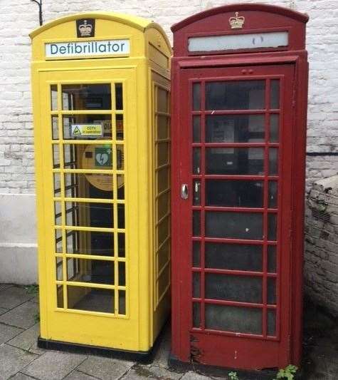 On the road outside the pub there are a couple of phone boxes. One looks as if it’s still functional as intended, while the yellow box has a defibrillator