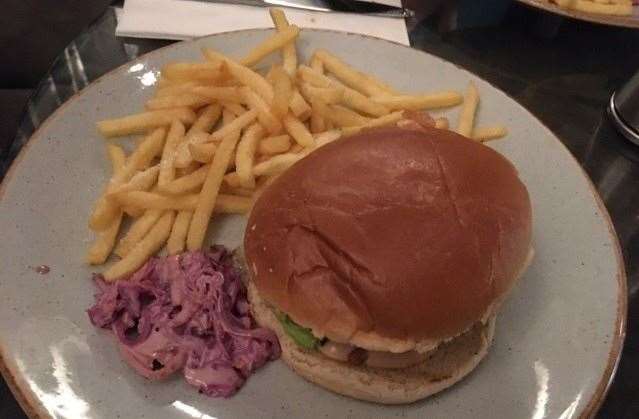 Mrs SD and the apprentice both went for burgers. The former opted for the veggie version and the latter a spiced chicken variety – both were priced at £12.95, both were very disappointing