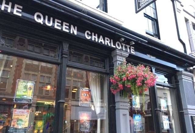 The Queen Charlotte, run by the Craft Union Pub Company, is a five-minute walk from Rochester train station