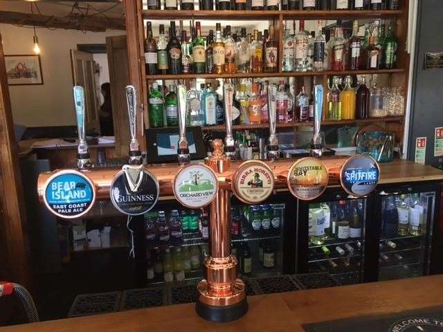 A quick look along the pumps and it’s immediately apparent this is a proud member of the Shepherd Neame stable