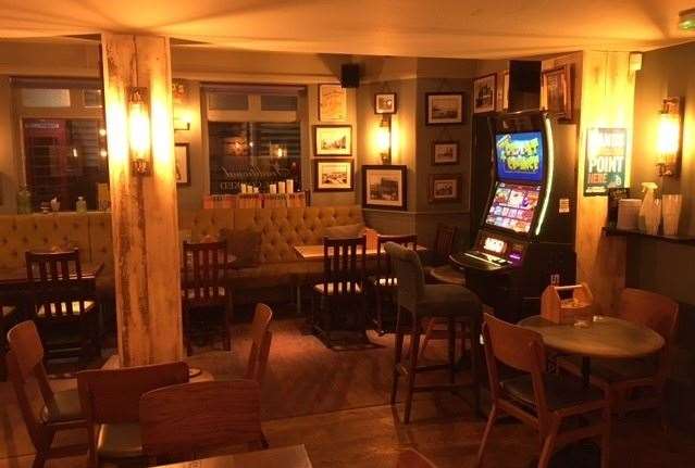 The fruit machine was visited briefly by a couple of ‘Down from Londons’ who used it as a distraction while they necked their drinks as fast as possible