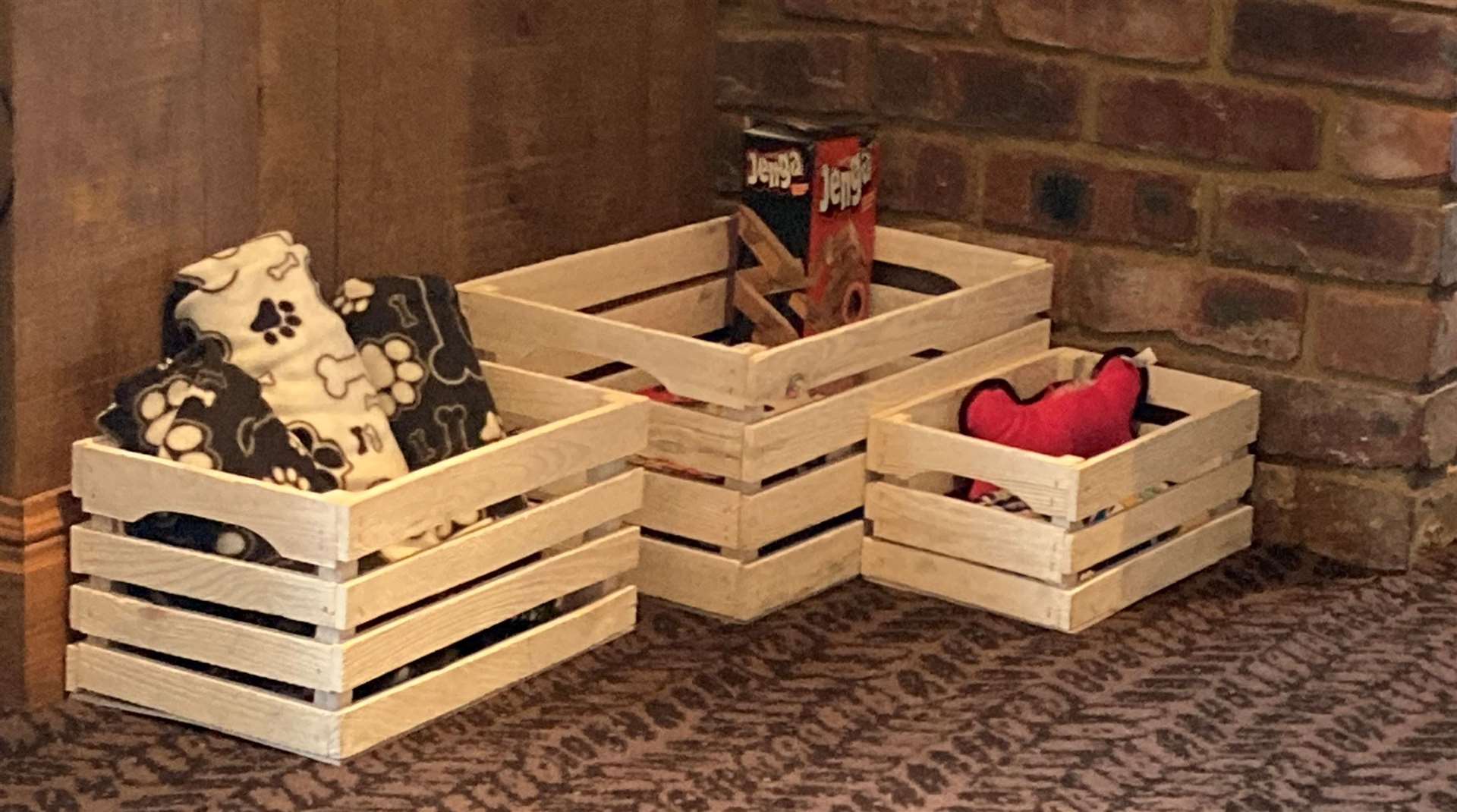 Clearly a pub which welcomes dogs there are crates full of canine toys (although maybe not the Jenga). Packed away, as they were when we arrived, they are fine but spread across the floor by an inquisitive youngster they became an obstacle course