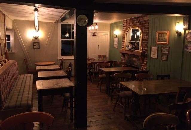 If you turn left through the front door you’ll find yourself in a sectioned off dining area – quieter on a Tuesday evening, but rammed on a Sunday lunchtime