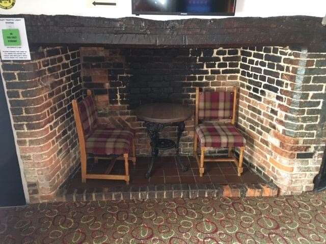 A large pub dating back to the 1600s, it is very proud of its original inglenook fireplace – mind your head!