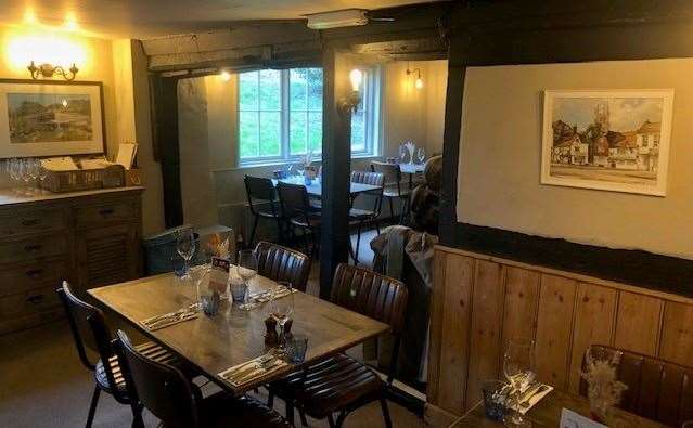The dining room, at the back of the pub, had plenty of empty tables for folk seeking a Saturday lunch