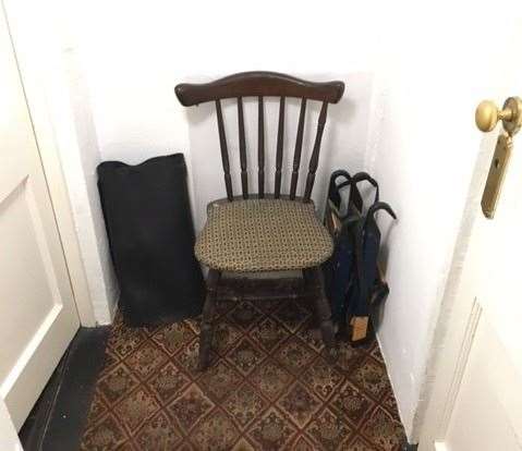 This small carpeted corridor between the main pub and the toilet door features a chair but I can’t believe it is ever used, other than as a storage point for extra loo rolls