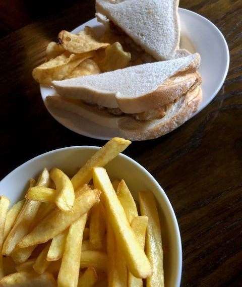 Unable to resist a traditional fish finger sandwich, Mrs SD also ordered a portion of chips (though I can report she did share for once!)